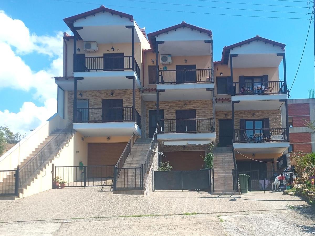 Ferienwohnung Μεζονετα Nea Roda Exterior foto